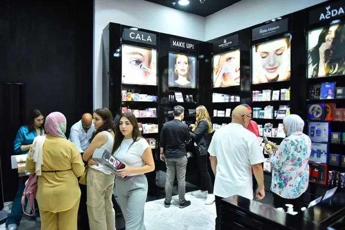 Izzat Daouk physical store
